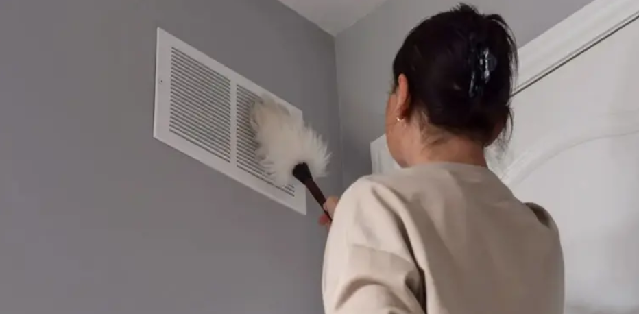 cleaning dirty air ducts